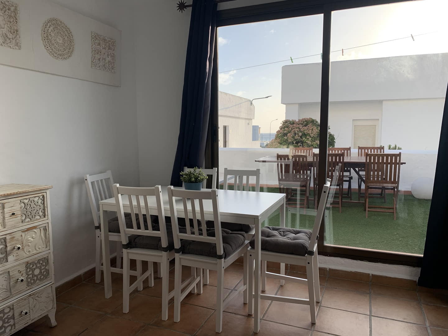 comedor ventanal terraza vistas mar las canas b3