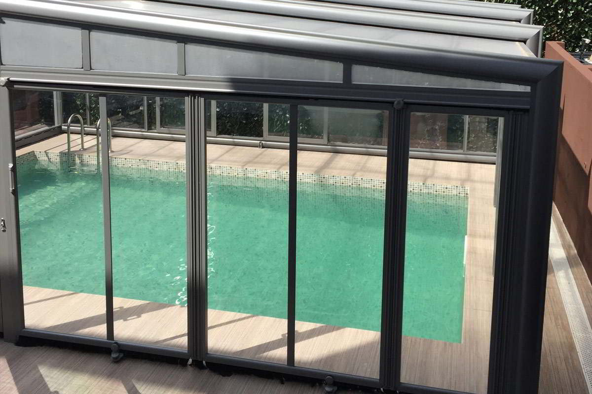 piscina cubierta edificio senses