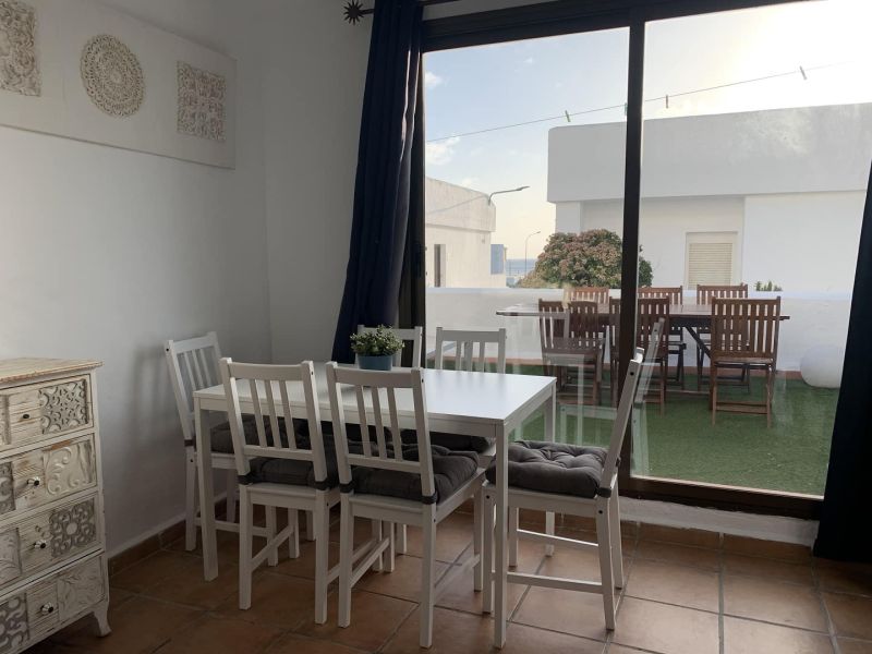 comedor ventanal terraza vistas mar las canas b3