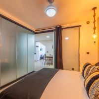 dormitorio matrimonio paneles cristal